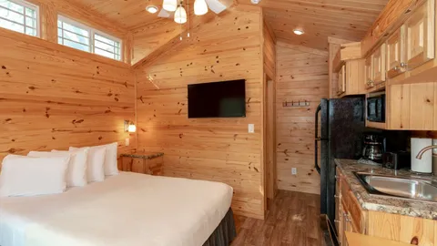 Pecos Deluxe Cottage Rental — image 2 of 7