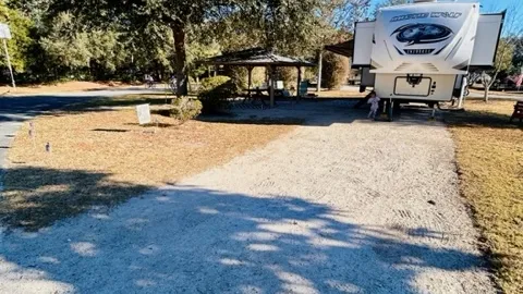 30/50 Full Hookup Pull-Through SS RV Site WEEKLY — image 3 of 3