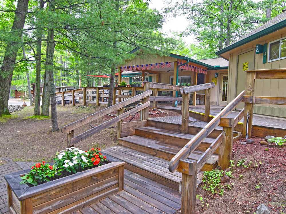 Higgins Lake Campground - Photo 2