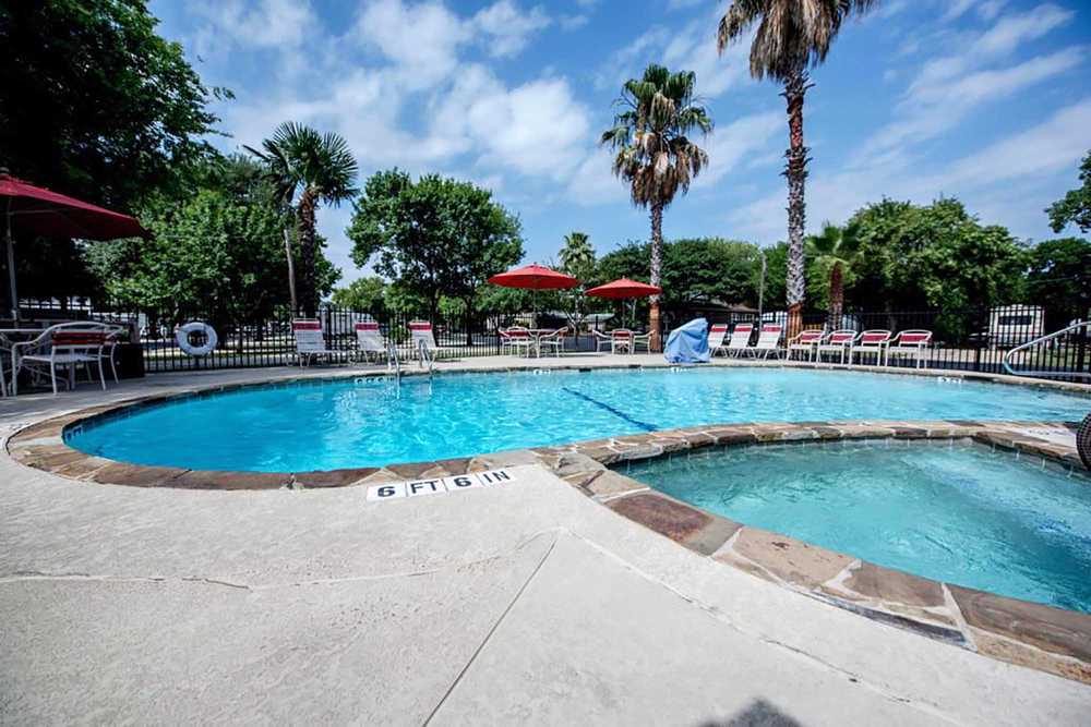 Traveler's World - Photo 3