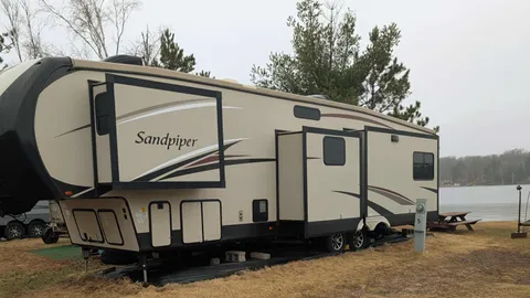 30/50 Amp Deluxe Waterfront RV Site — image 11 of 11