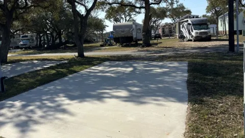 Center Row Pull-Thru RV — image 2 of 3
