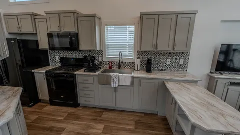 Cabin with Inclusive Resort Amenities — image 7 of 7