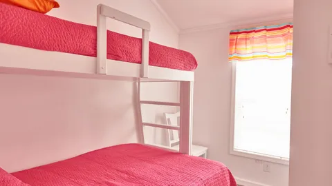 Deluxe Cottage — image 2 of 9