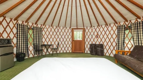 Yurt — image 2 of 4
