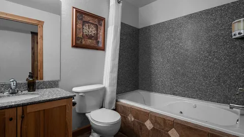 Beach Hotel - Studio (Sleeps 4) — image 4 of 4