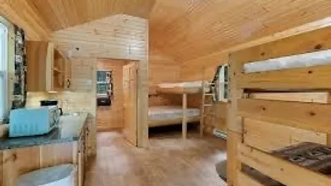 Deluxe Cabin — image 2 of 4
