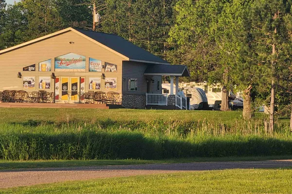 The Lounge on Big Lake Shores – photo 1