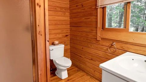 Boo Boo Chalet 6 Sleeper — image 2 of 8