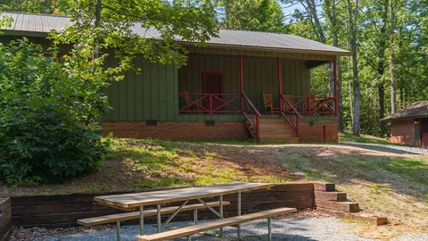 Rippling Waters Lodge — image 1 of 16