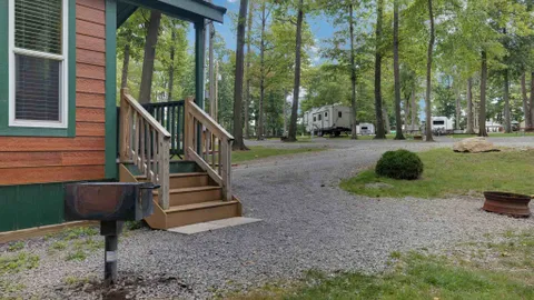 Yogi Bear™ Country Cottage — image 2 of 11