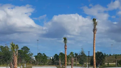 Back-In Close to Clubhouse — image 14 of 14