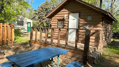 Cabin 05 — image 1 of 6
