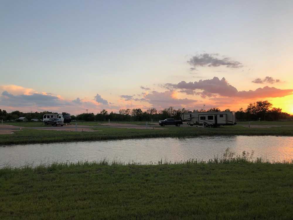 Hardy's Landing RV Park - Photo 2