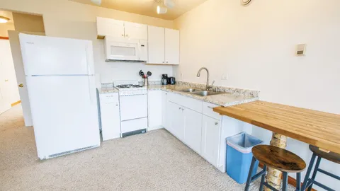 Dolly's Place — image 5 of 5