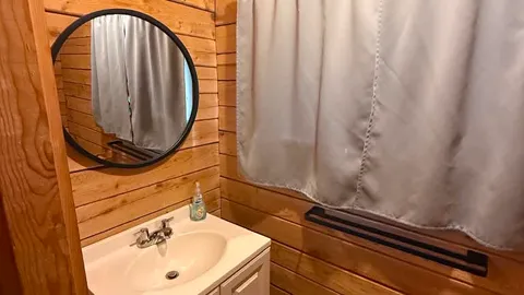 Premium Cabin — image 2 of 5