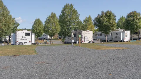 RV Overflow Under 28' — image 3 of 3