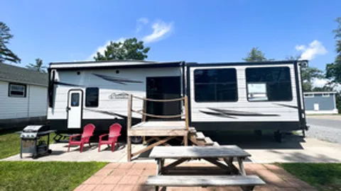 Parkview Cottage - Wellesley (4 Person) — image 1 of 14