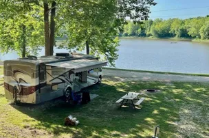 Lucky Clover Lakeside River Resort – photo 2