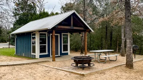 Cabin — image 1 of 3