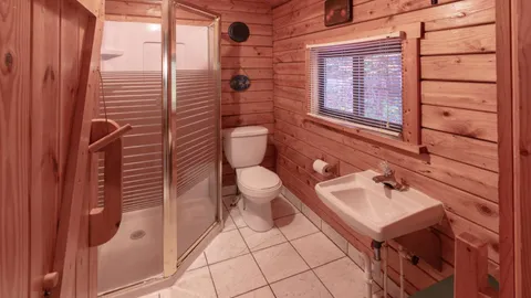 Lakeview Cabin — image 2 of 17