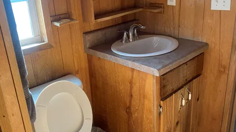 Standard Lakefront Cabin Rental 1 Bedroom — image 2 of 6