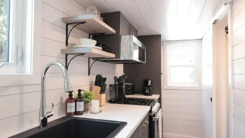 Tiny Home Cottage — image 9 of 9