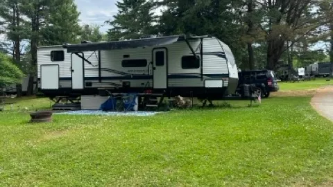 STANDARD 30/50 AMP FULL HOOK UP RV SITE — image 2 of 9