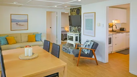 Cabin 5 - 2 Bedroom & Full Kitchen — image 1 of 10