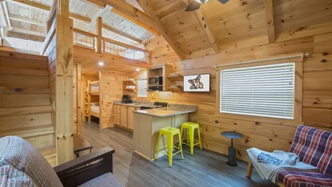 Riverview Cabin — image 9 of 9