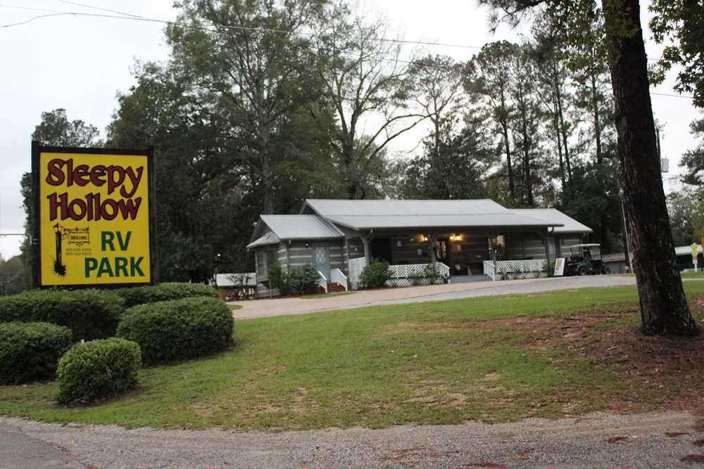 Sleepy Hollow RV Park, Laurel, Mississippi - Photo 5