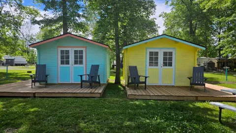 Cabin — image 2 of 4