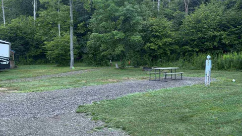 Meadows Back-In Full Hook-Up RV Site 20/30/50 Amp — image 2 of 5