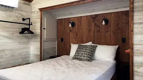 1 Bedroom Cottage with Loft Area (Q+4T) — image 6 of 6