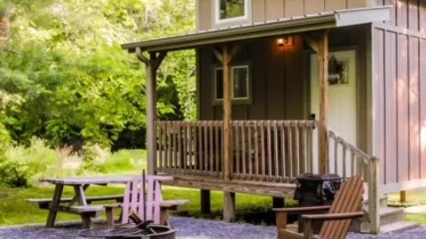 Creekside Cottage — image 1 of 10
