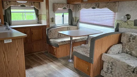 5th Wheel RV — image 2 of 17