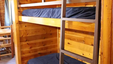 Deluxe Cabin - With Bathroom — image 2 of 8