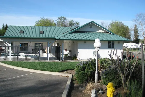 Almond Tree RV Park – photo 1