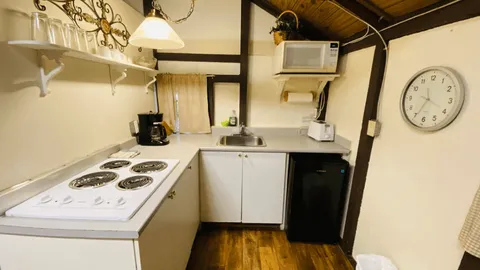 Cabin 03 — image 4 of 4