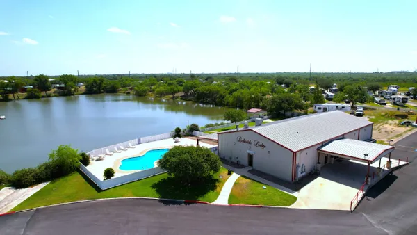 Braunig Lake RV Resort campground