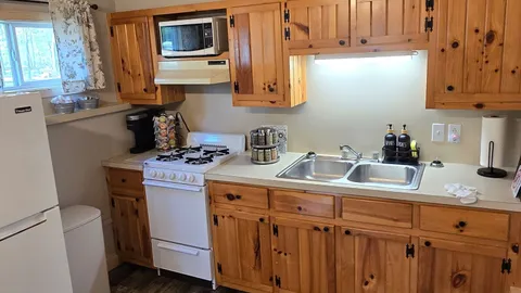 Cottage (2 Adults Max) — image 2 of 5