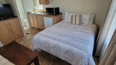 Desert Duplex — image 2 of 10