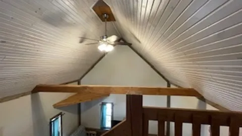 Bear Den Cabin — image 7 of 7