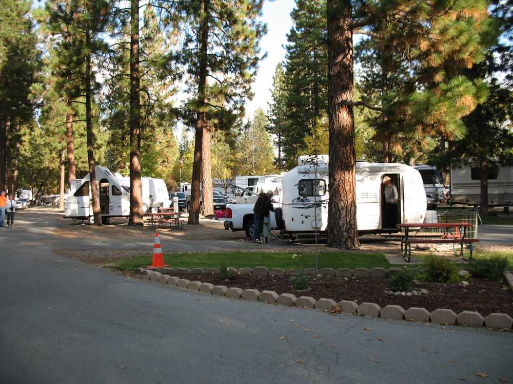 Pioneer RV Park - Photo 2