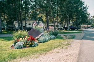 Jim & Mary's RV Park – photo 3