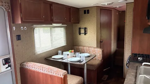 RV Rental — image 2 of 6