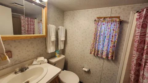 Beach Cabin — image 10 of 10