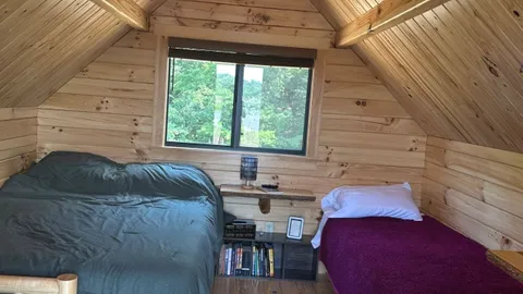 Lakehouse Resort Book Nook A-pod 1 near Rend Lake — image 2 of 12