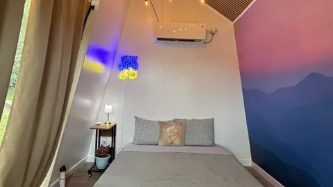 Premium Cabin — image 1 of 3