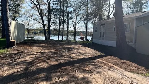 50 Amp Lakefront Premium RV Site — image 1 of 2
